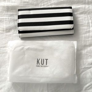 NEW Kut from the Kloth Black and White Wallet with Dust Bag